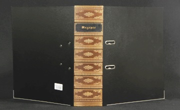 Tłoczony segregator ze skóry